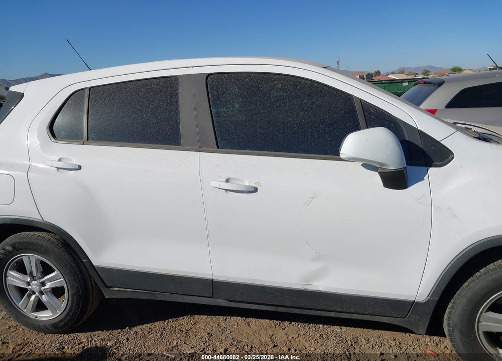 2019 CHEVROLET TRAX LS VIN: 3GNCJKSB2KL358640