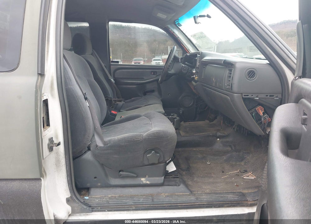 2003 CHEVROLET SILVERADO 2500HD VIN: 1GCHK29U13E292568