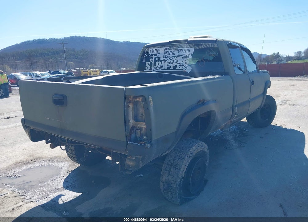 2003 CHEVROLET SILVERADO 2500HD VIN: 1GCHK29U13E292568