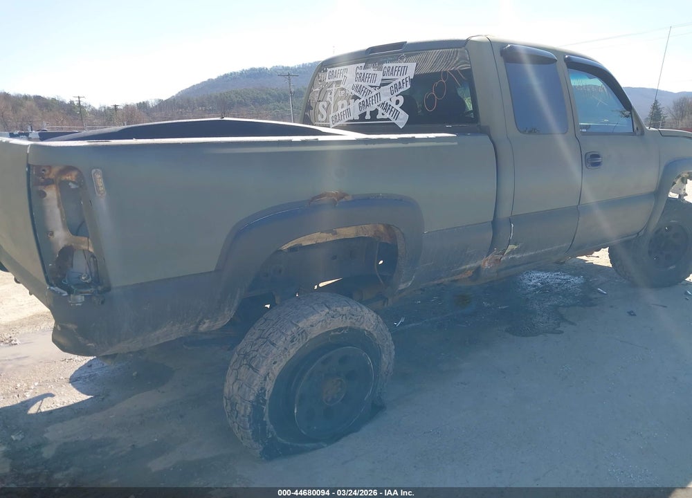 2003 CHEVROLET SILVERADO 2500HD VIN: 1GCHK29U13E292568