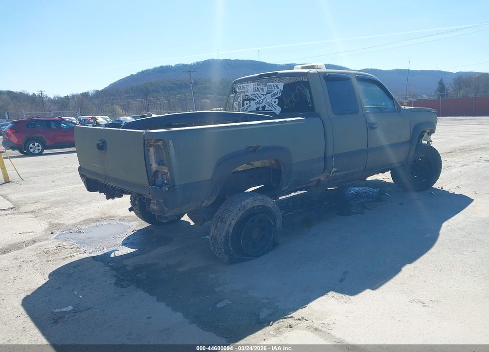 2003 CHEVROLET SILVERADO 2500HD VIN: 1GCHK29U13E292568