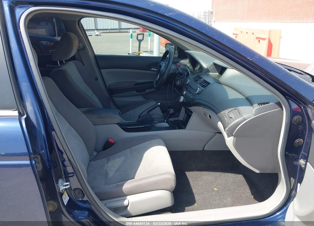 2009 HONDA ACCORD 2.4 LX-P VIN: 1HGCP26429A107526