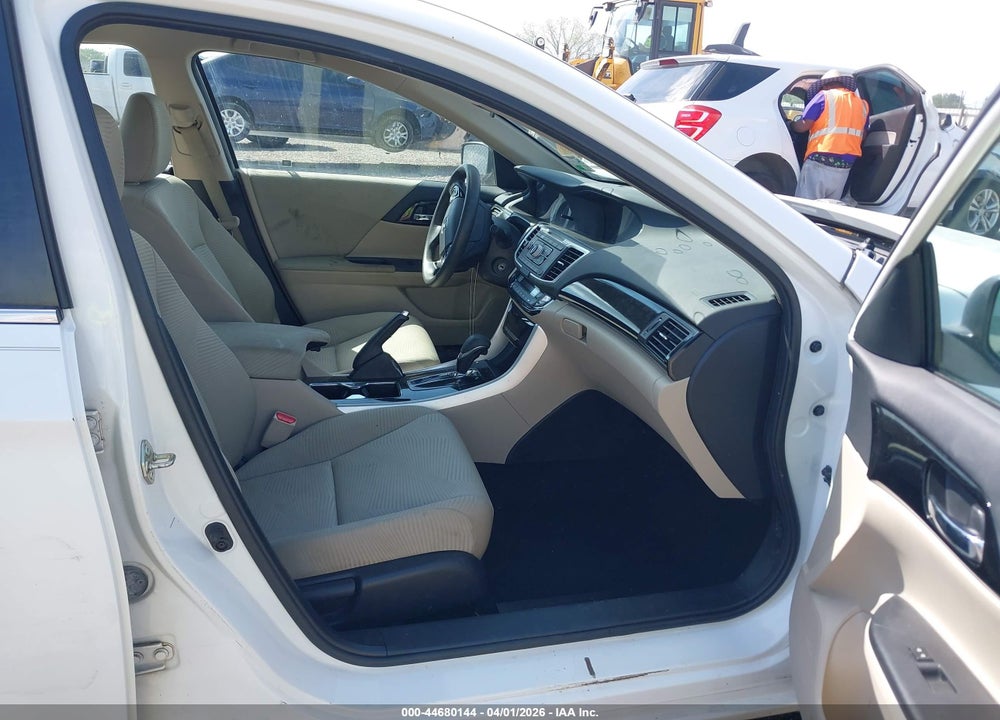 2017 HONDA ACCORD LX VIN: 1HGCR2F32HA163319
