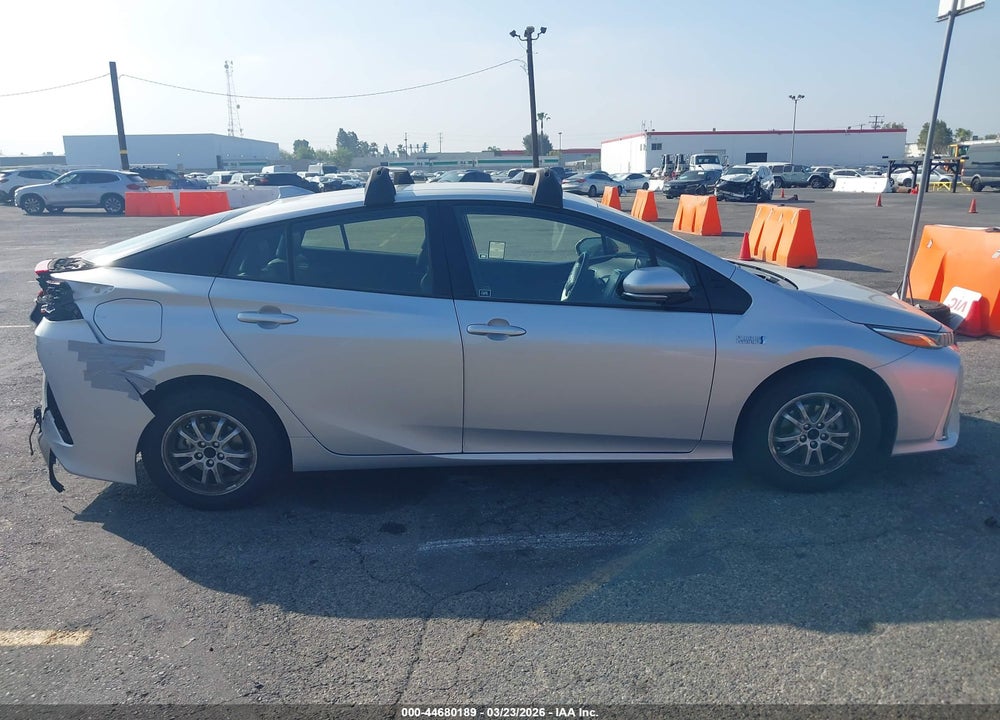 2018 TOYOTA PRIUS PRIME PREMIUM VIN: JTDKARFP6J3095064