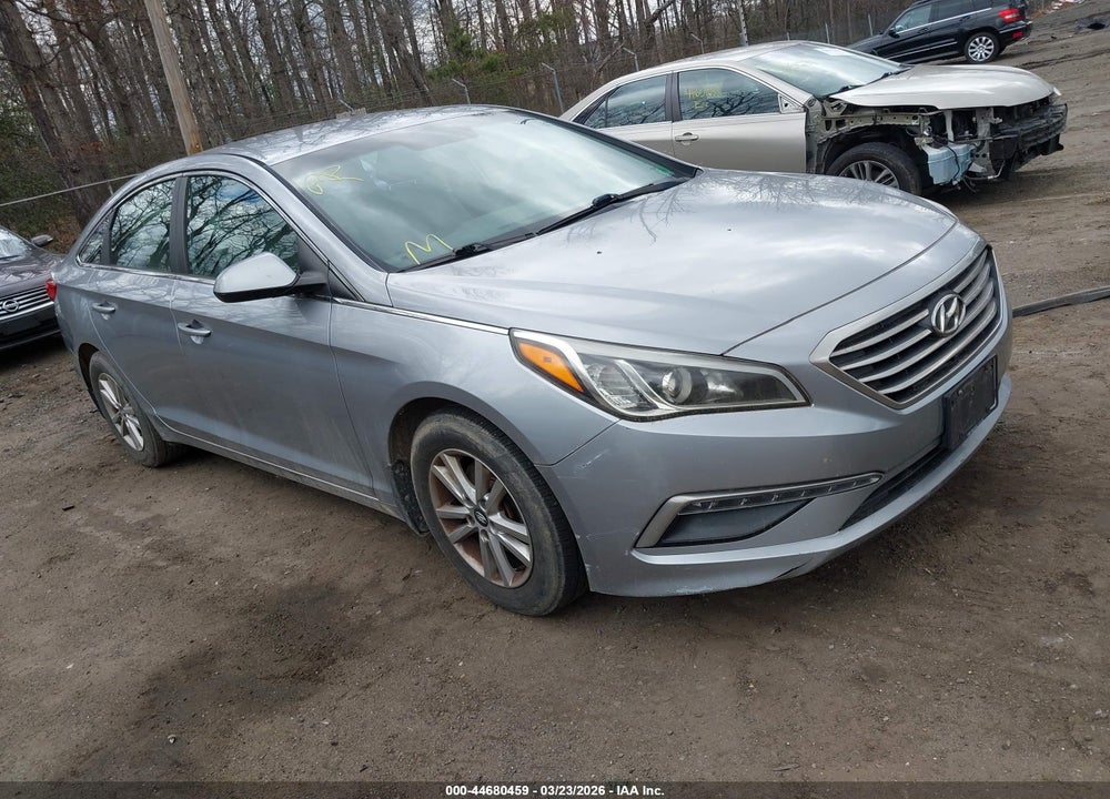 2015 HYUNDAI SONATA SE VIN: 5NPE24AF8FH212893