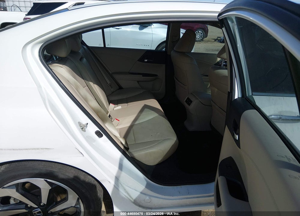 2017 HONDA ACCORD EX-L VIN: 1HGCR2F84HA242129