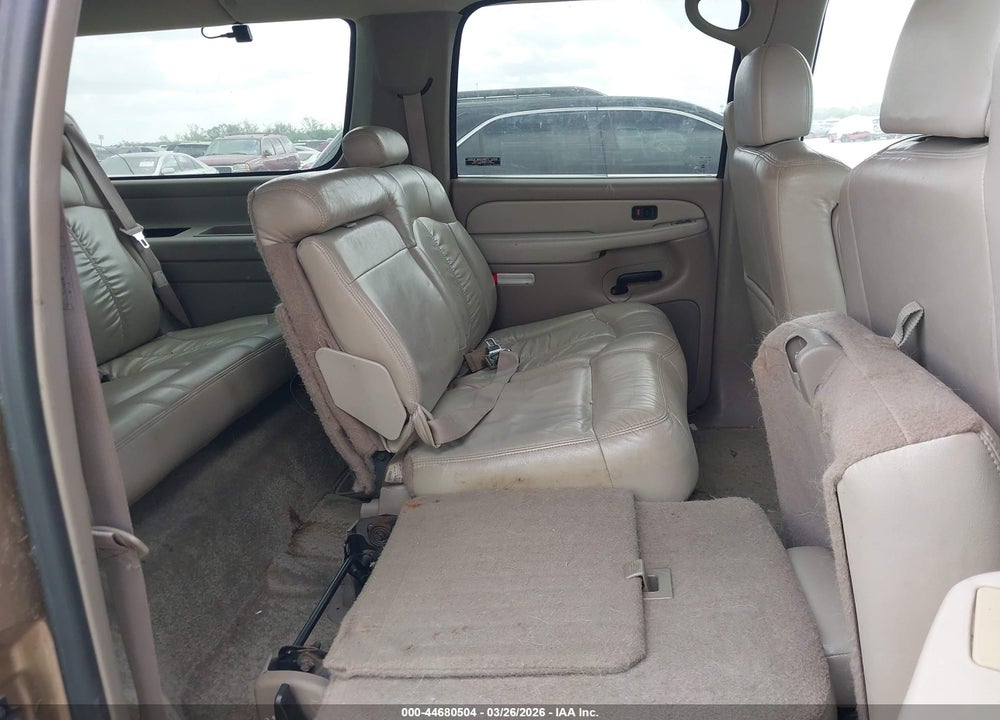 2001 CHEVROLET SUBURBAN 2500 LT VIN: 3GNGK26U21G107568