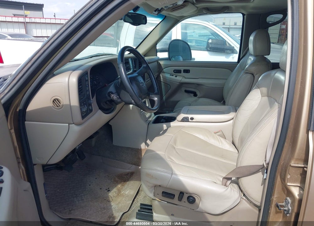 2001 CHEVROLET SUBURBAN 2500 LT VIN: 3GNGK26U21G107568
