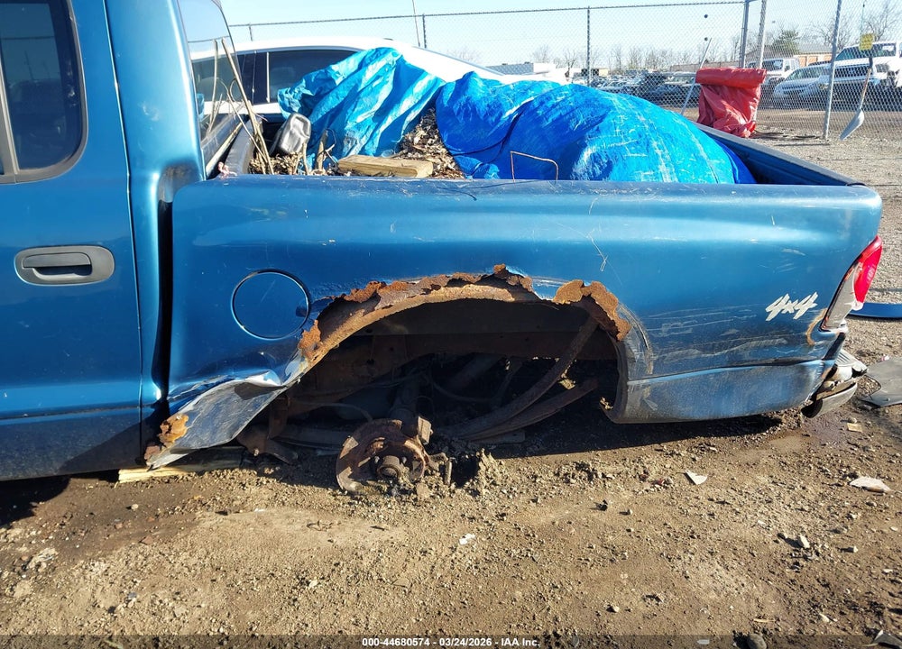 2003 DODGE DAKOTA SPORT/SXT VIN: 1D7HL38X13S220064