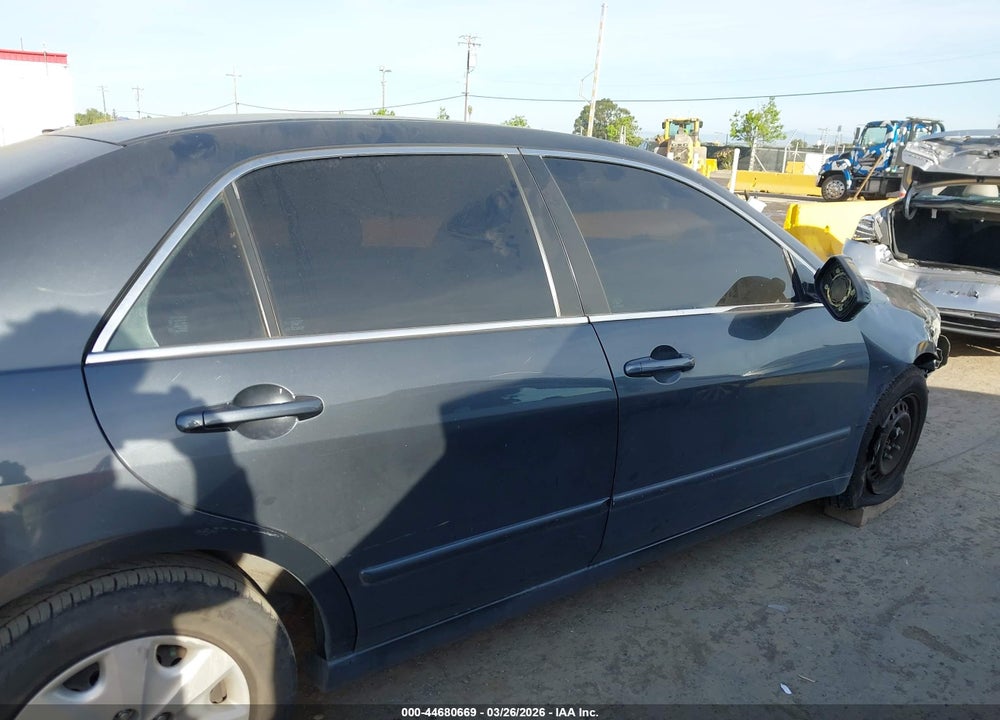 2004 HONDA ACCORD 2.4 LX VIN: 1HGCM563X4A025652