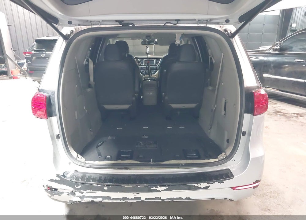 2018 KIA SEDONA SX VIN: KNDMC5C18J6423403