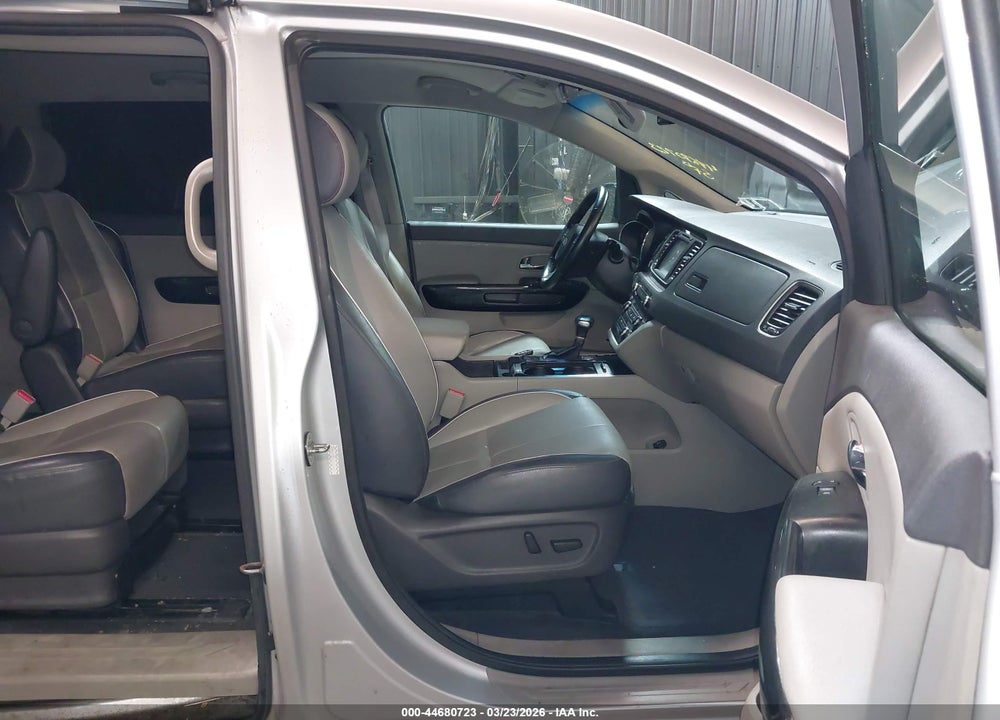2018 KIA SEDONA SX VIN: KNDMC5C18J6423403