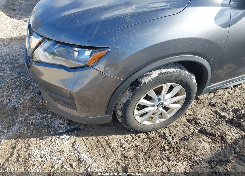 2018 NISSAN ROGUE SV VIN: 5N1AT2MVXJC704747