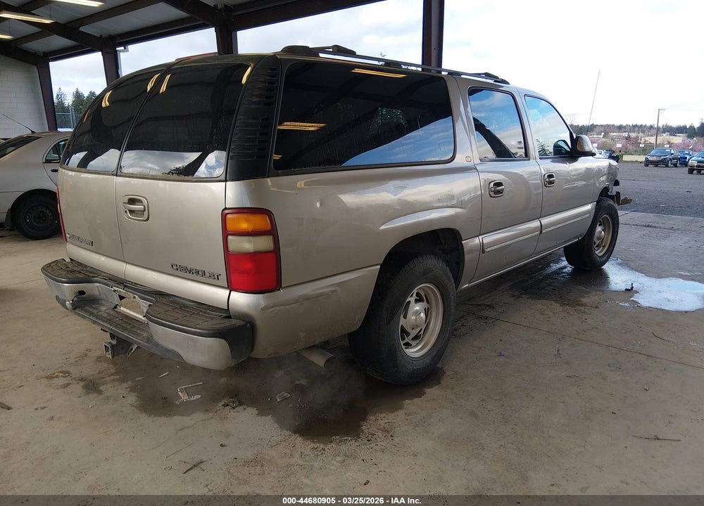 2001 CHEVROLET SUBURBAN 1500 LT VIN: 3GNFK16T81G131886