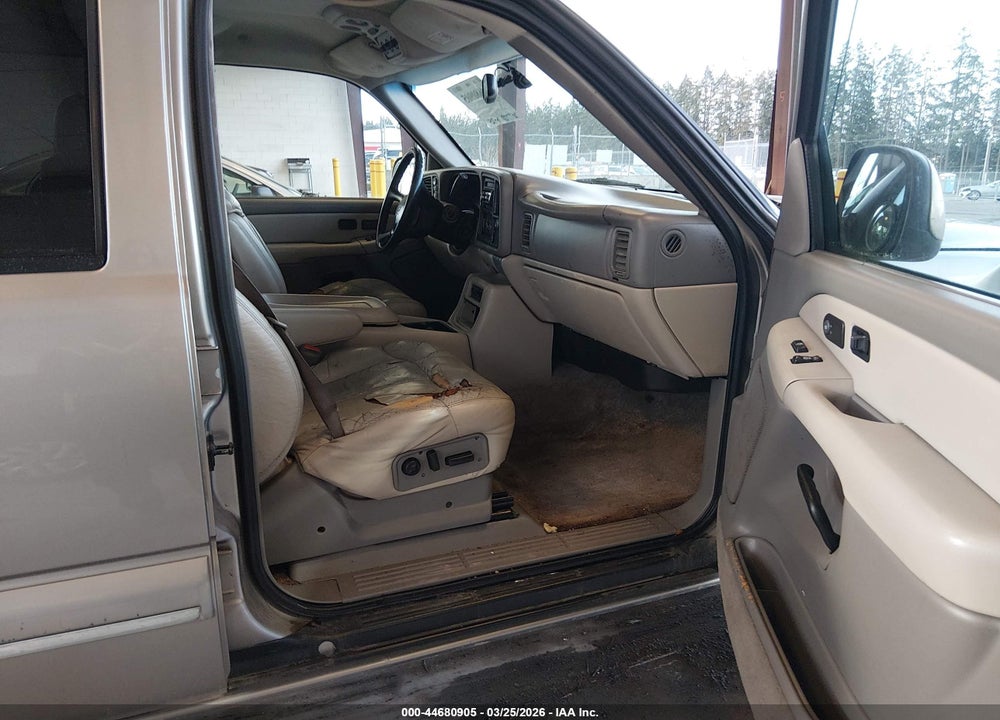 2001 CHEVROLET SUBURBAN 1500 LT VIN: 3GNFK16T81G131886