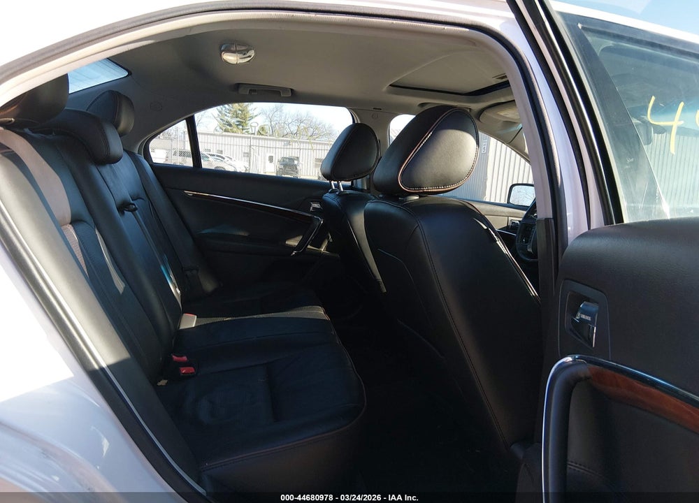 2011 LINCOLN MKZ VIN: 3LNHL2GC8BR751402
