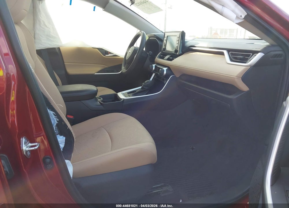 2021 TOYOTA RAV4 XLE VIN: 2T3W1RFV1MW118929