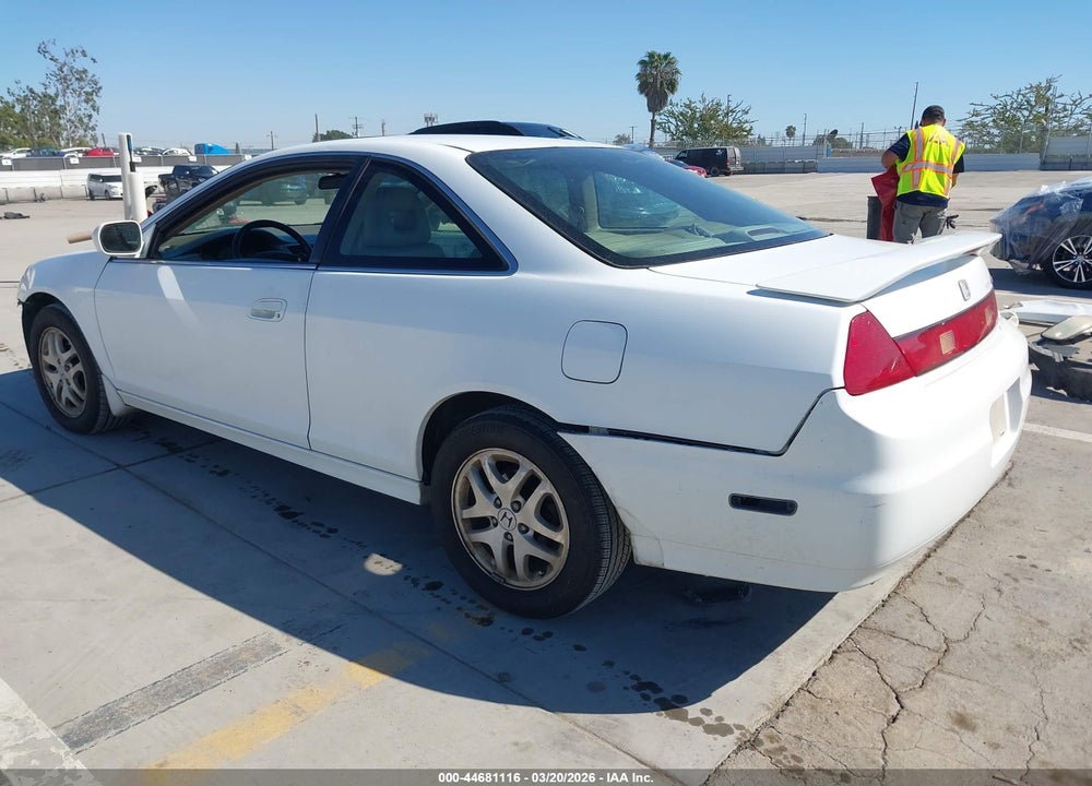 2001 HONDA ACCORD 3.0 EX VIN: 1HGCG22531A001038
