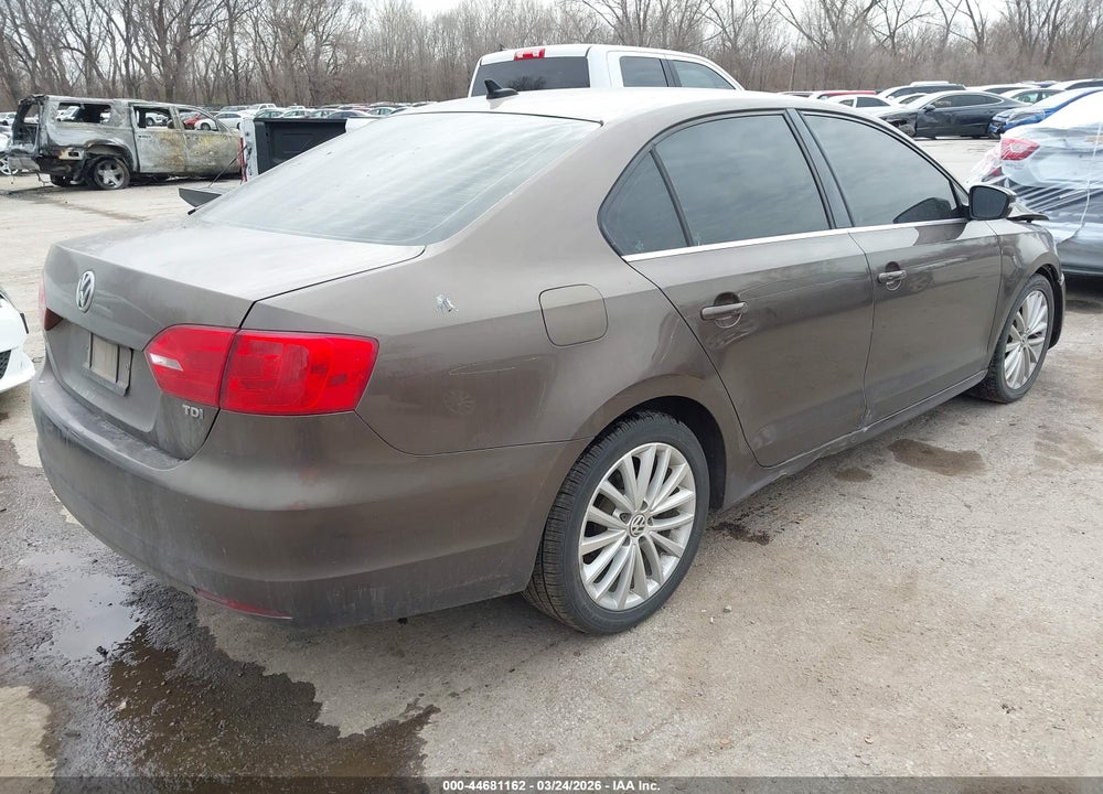 2013 VOLKSWAGEN JETTA 2.0L TDI VIN: 3VWLL7AJ7DM241896