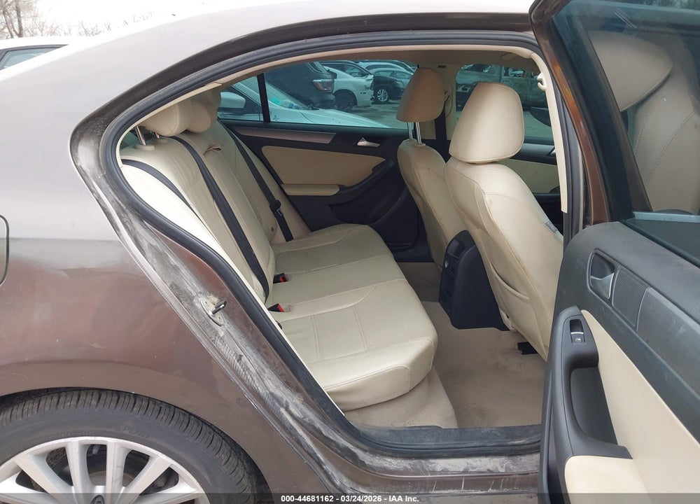 2013 VOLKSWAGEN JETTA 2.0L TDI VIN: 3VWLL7AJ7DM241896