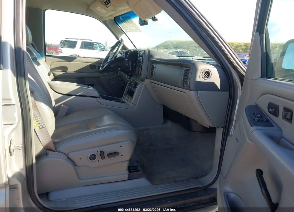 2005 CHEVROLET TAHOE Z71 VIN: 1GNEK13T35R125421