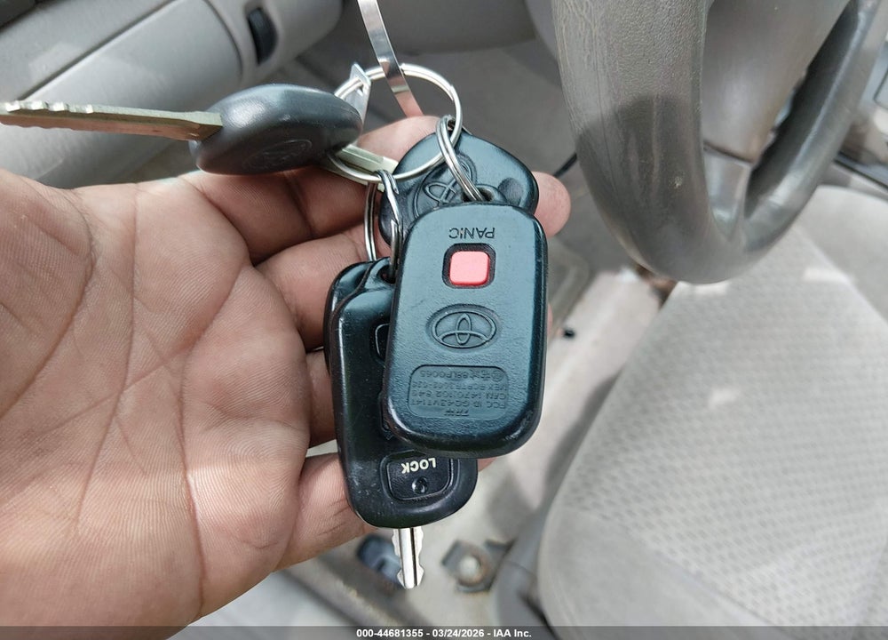 2002 TOYOTA CAMRY LE V6 VIN: 4T1BF32K52U032036