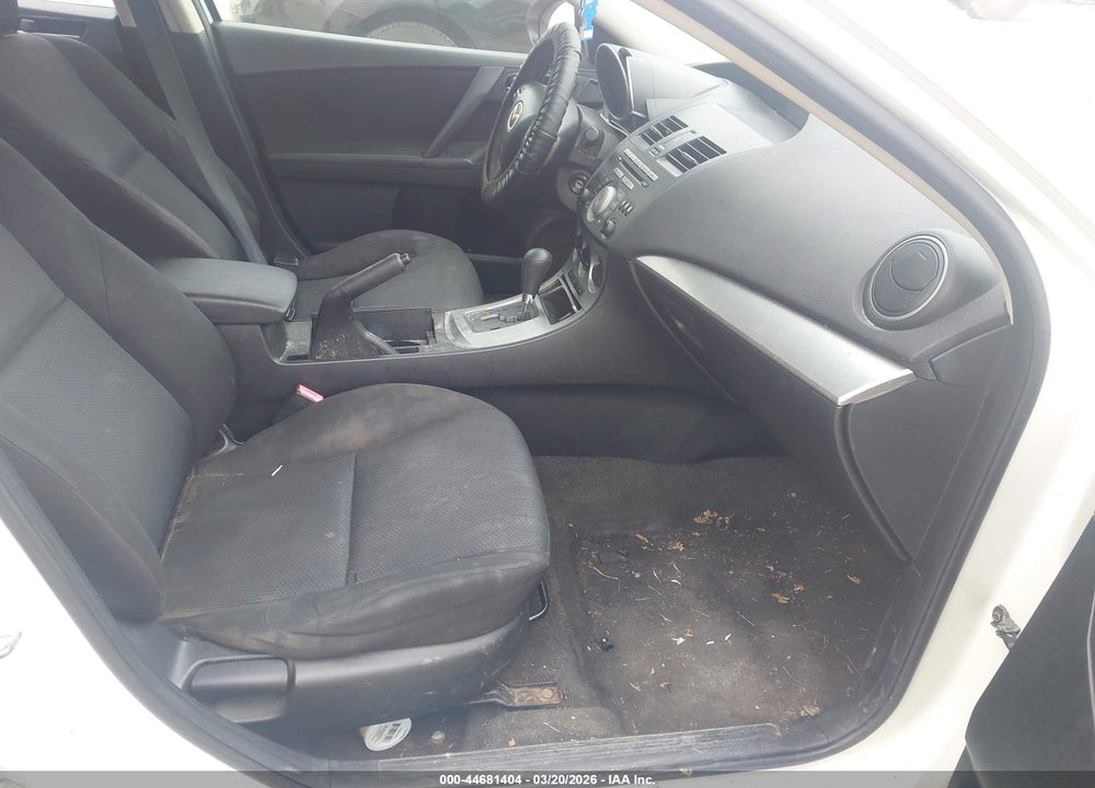 2011 MAZDA 3 I TOURING VIN: JM1BL1VG6B1366618