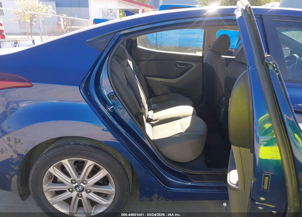 2015 HYUNDAI ELANTRA SE VIN: 5NPDH4AE9FH593509