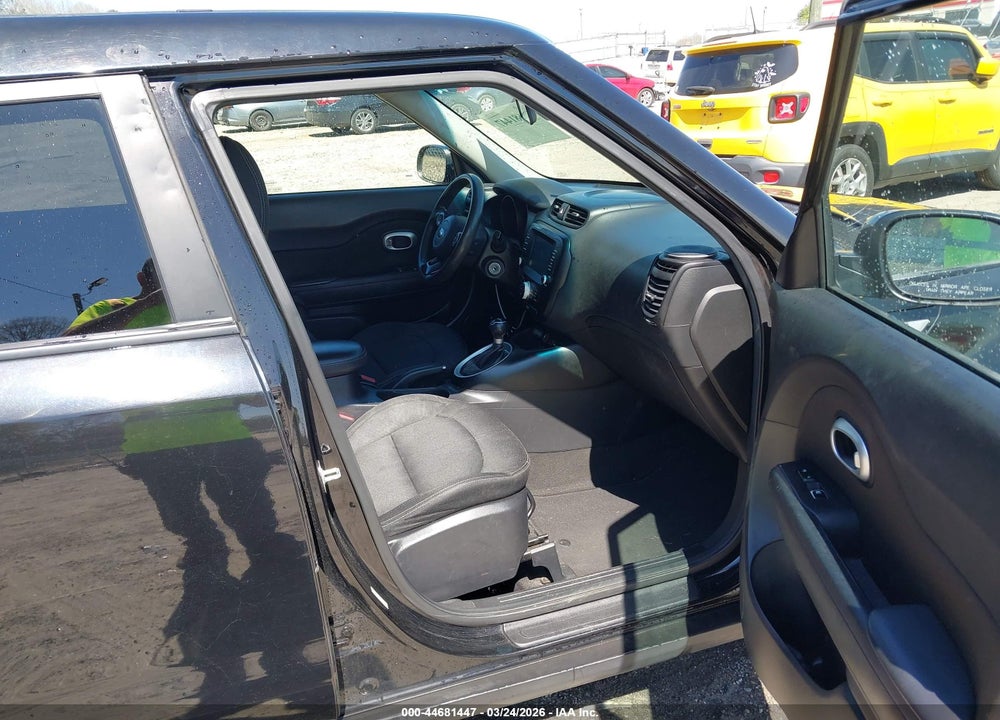 2018 KIA SOUL + VIN: KNDJP3A55J7888605