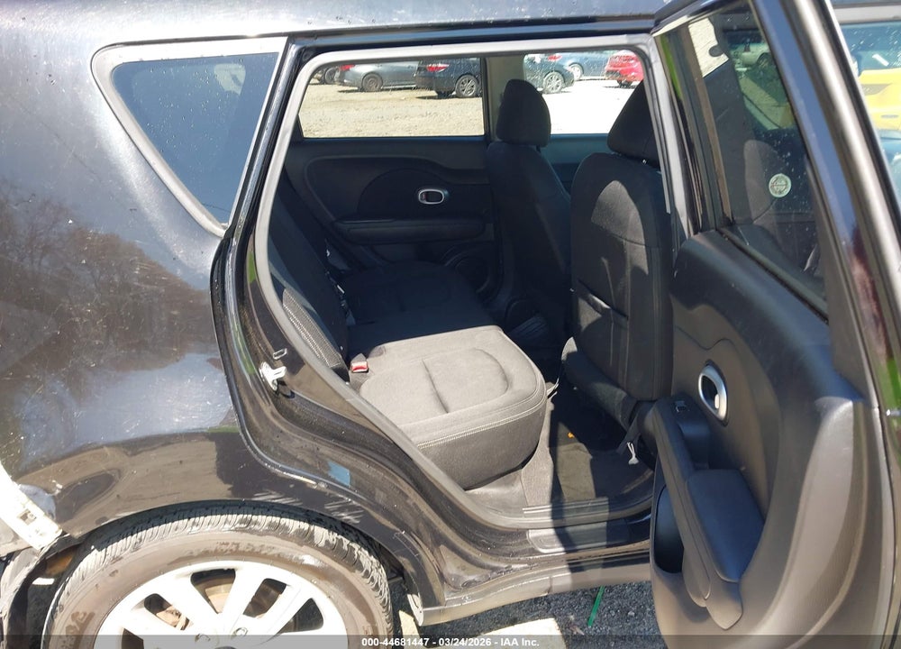 2018 KIA SOUL + VIN: KNDJP3A55J7888605