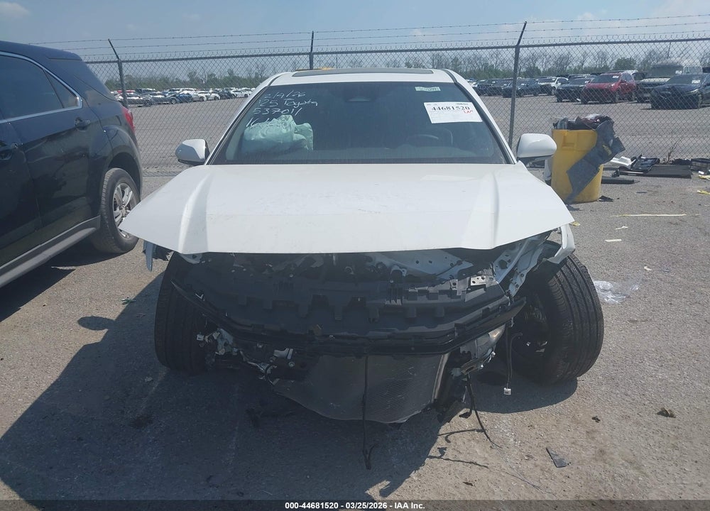 2025 TOYOTA CAMRY SE VIN: 4T1DBADK8SU537011