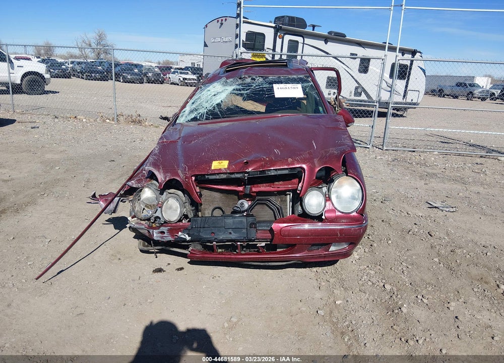 2000 MERCEDES-BENZ E 320 4M VIN: WDBJF82J1YX042198