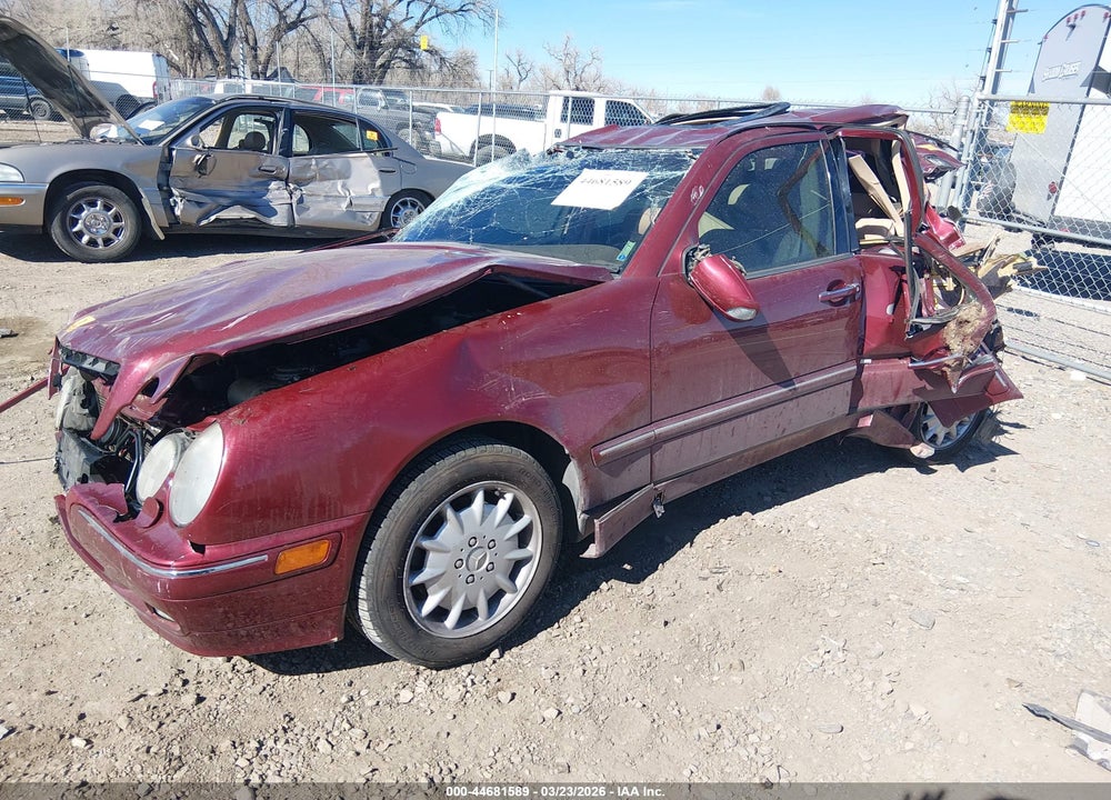 2000 MERCEDES-BENZ E 320 4M VIN: WDBJF82J1YX042198