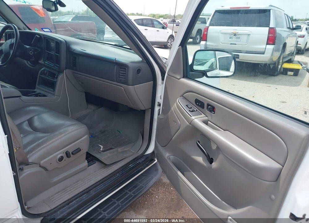 2006 CHEVROLET SUBURBAN 1500 LT VIN: 3GNFK16Z96G102747