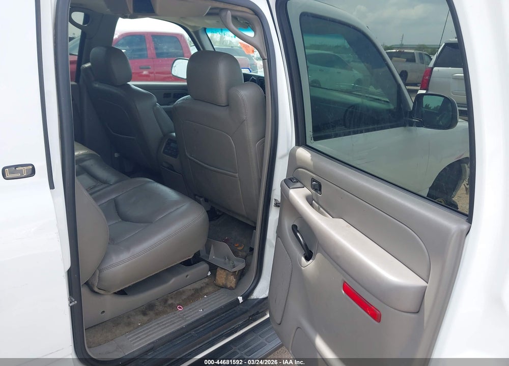 2006 CHEVROLET SUBURBAN 1500 LT VIN: 3GNFK16Z96G102747
