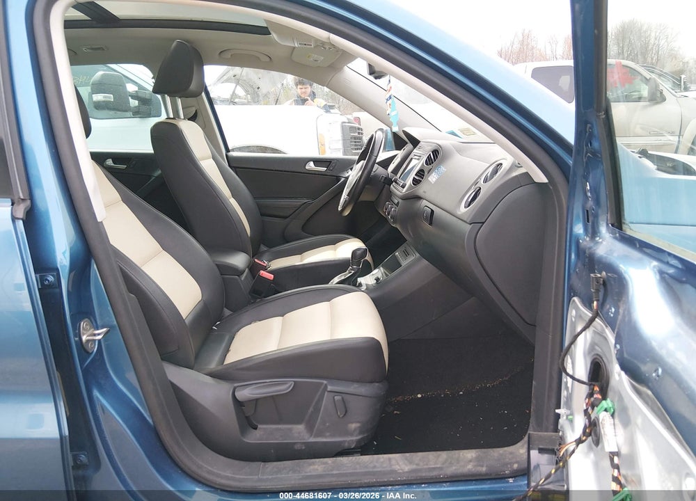 2017 VOLKSWAGEN TIGUAN 2.0T WOLFSBURG EDITION VIN: WVGSV7AXXHK010352