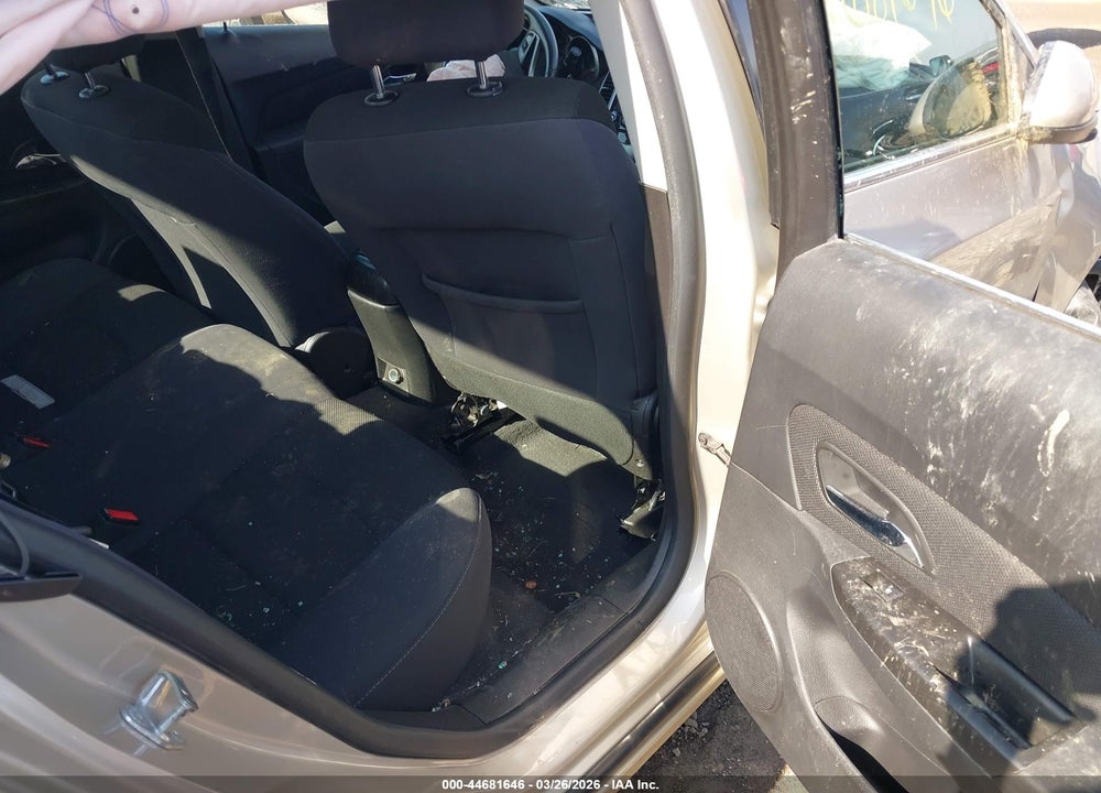 2014 CHEVROLET CRUZE 1LT AUTO VIN: 1G1PC5SB6E7207274