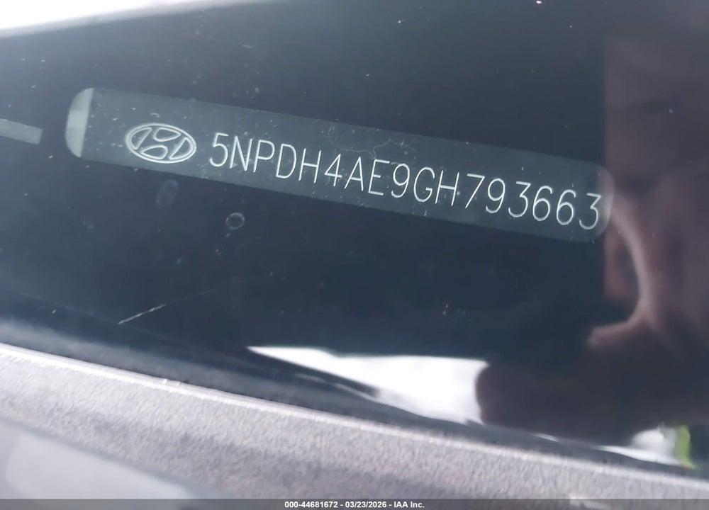 2016 HYUNDAI ELANTRA SE VIN: 5NPDH4AE9GH793663