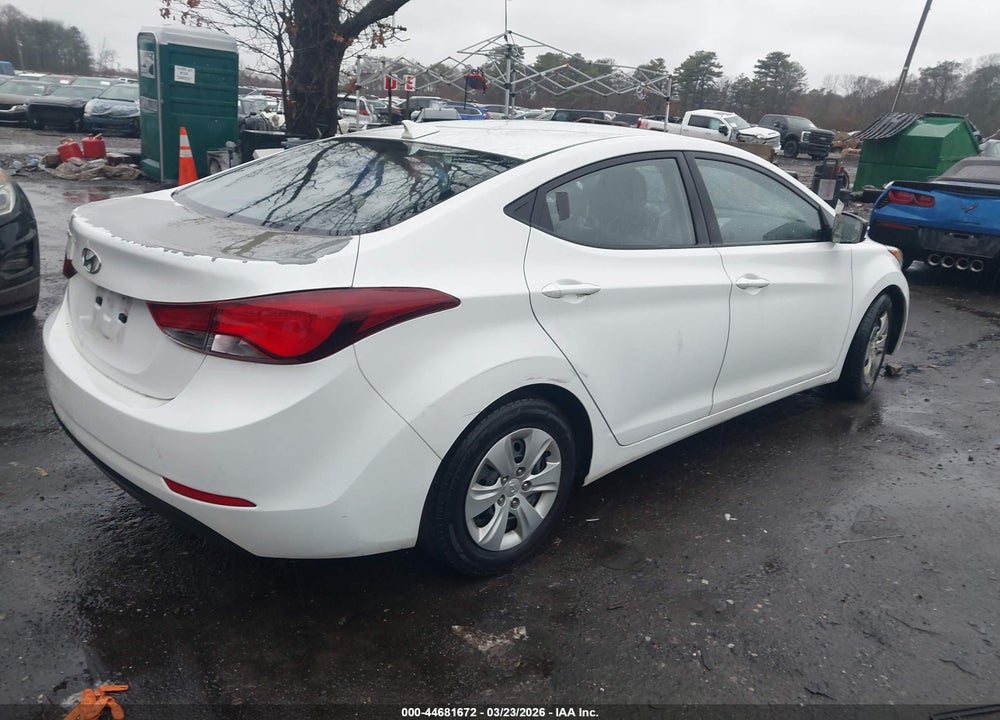 2016 HYUNDAI ELANTRA SE VIN: 5NPDH4AE9GH793663
