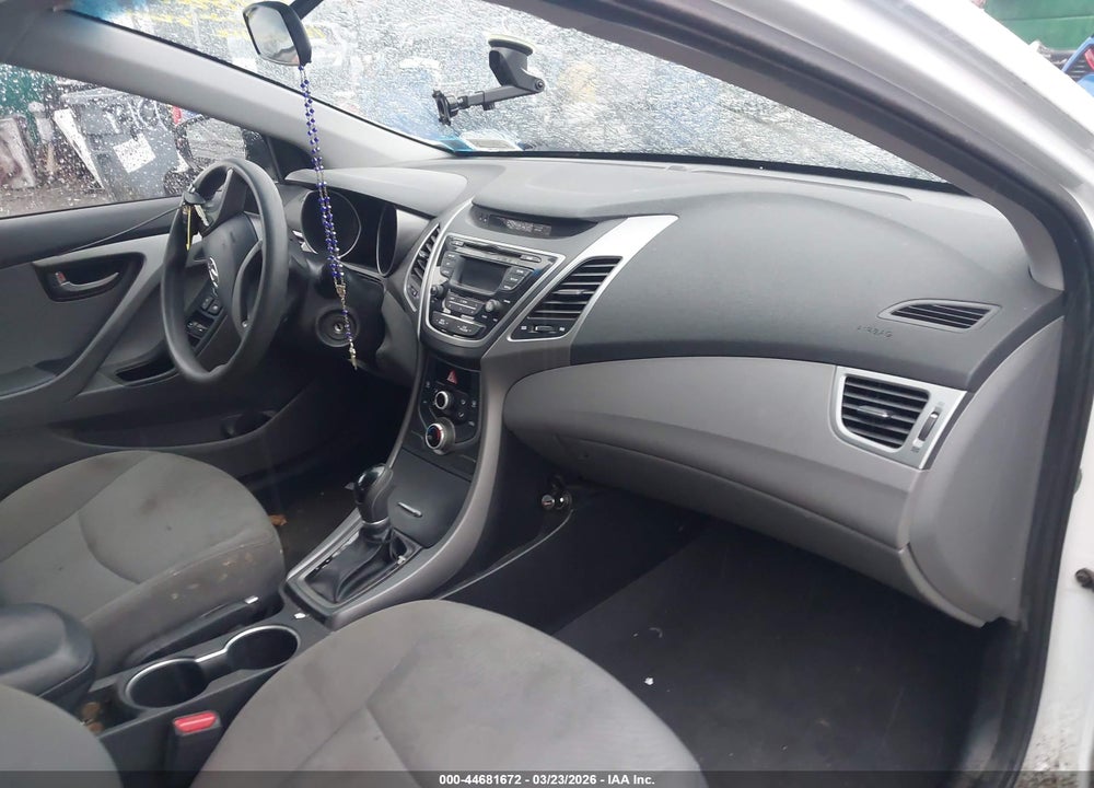 2016 HYUNDAI ELANTRA SE VIN: 5NPDH4AE9GH793663