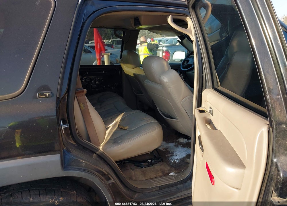 2004 CHEVROLET TAHOE LT VIN: 1GNEC13Z34R243243
