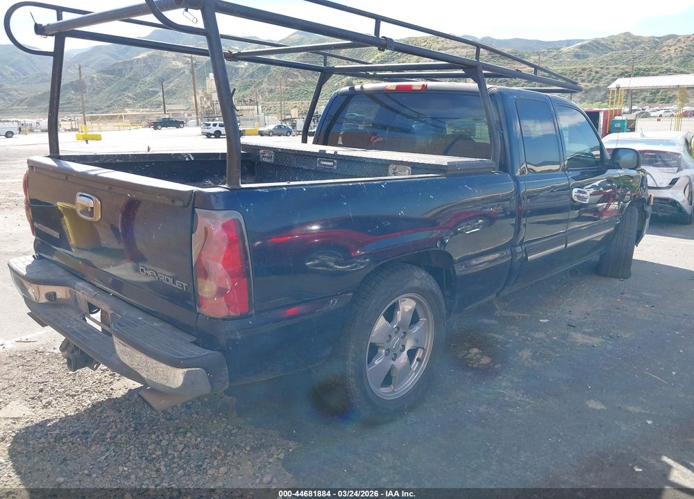 2005 CHEVROLET SILVERADO 1500 LS VIN: 2GCEC19T251252117