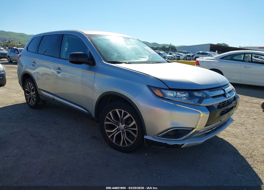 2018 MITSUBISHI OUTLANDER ES VIN: JA4AZ3A36JJ005536