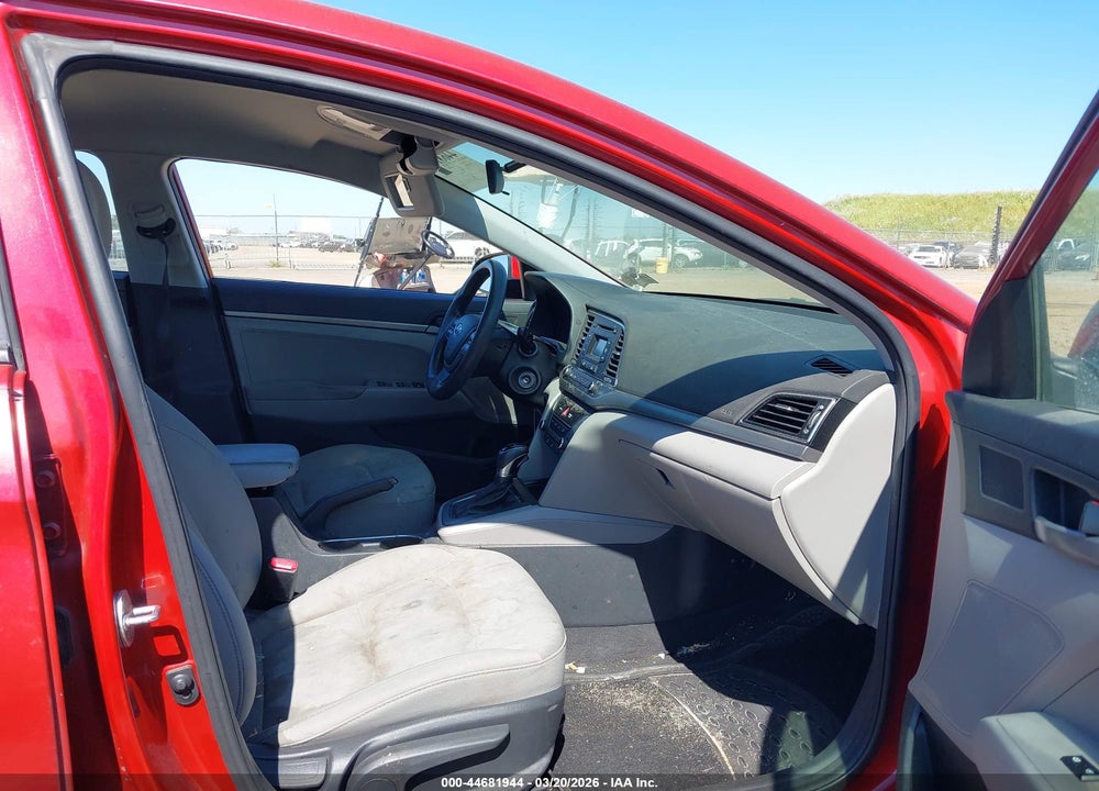 2017 HYUNDAI ELANTRA SE VIN: 5NPD74LF9HH184521