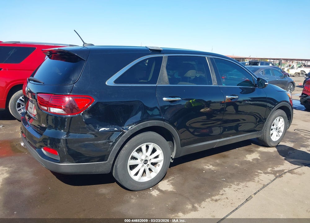 2019 KIA SORENTO 2.4L LX VIN: 5XYPG4A33KG477142