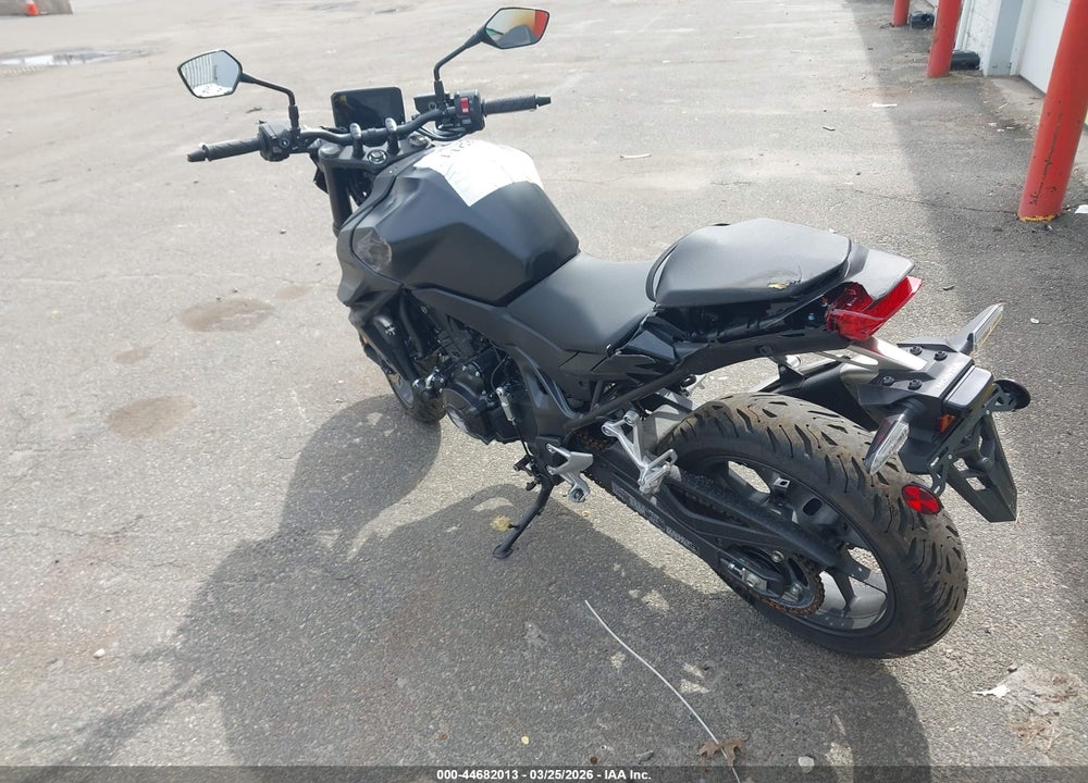2025 HONDA CB750 A VIN: JH2RH2403SK001308