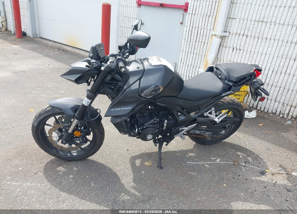 2025 HONDA CB750 A VIN: JH2RH2403SK001308