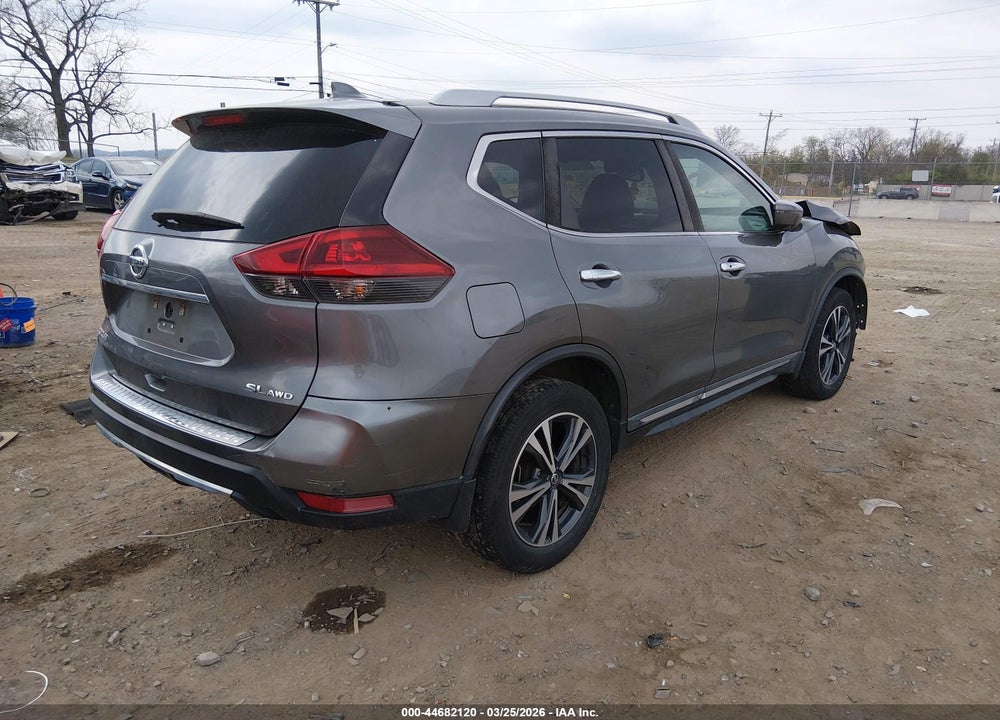 2018 NISSAN ROGUE SL VIN: 5N1AT2MV9JC753695