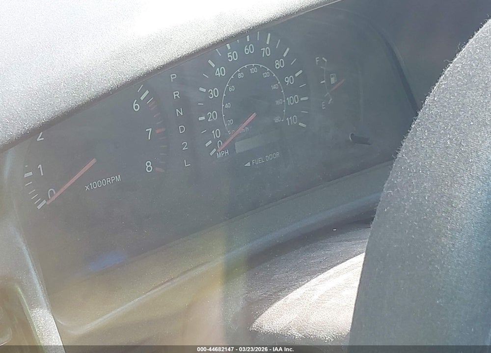 1998 TOYOTA SIENNA XLE VIN: 4T3ZF13C5WU032948