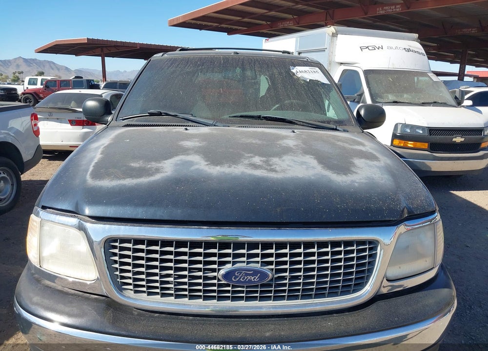 2000 FORD EXPEDITION XLT VIN: 1FMRU1664YLB57310